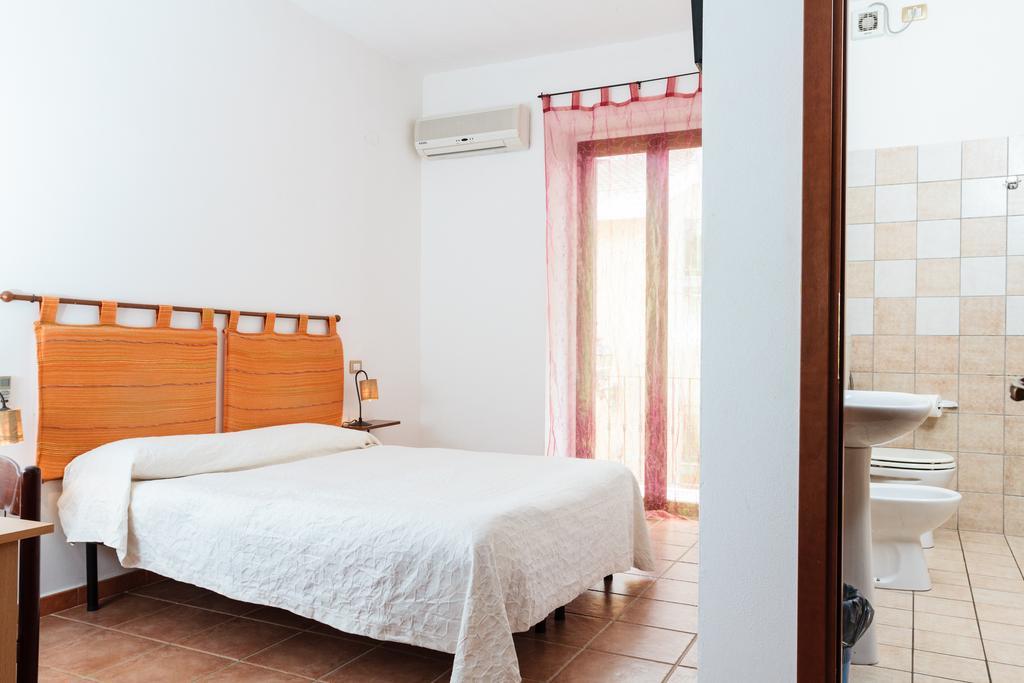 La Mezzanella Guesthouse Porto Torres Oda fotoğraf